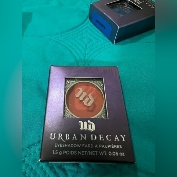 Urban Decay/It Cosmetics bundle new in package - Picture 4 of 16